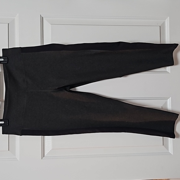 💪🤩EXP Core Performance Crop Leggings with Semi Sheer Side Stripe Size Medium - Picture 9 of 9